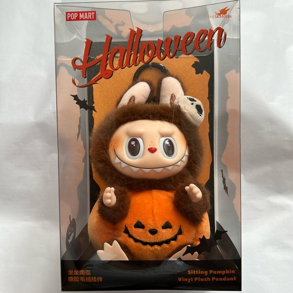Popmart Halloween Sitting Pumpkin Vinyl Plush Pendant. - Picture 1 of 4